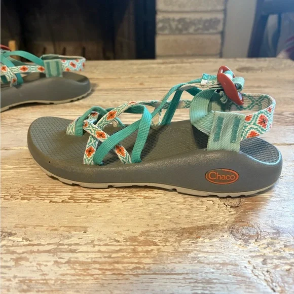 Women’s Adjustable Chaco Sandals - Picture 4 of 7